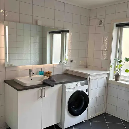 Balcony - Bright 2br