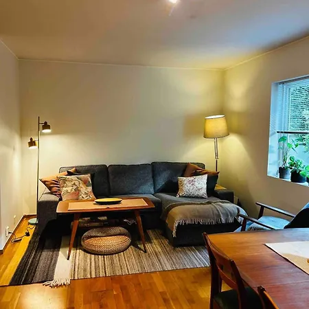 Balcony - Bright 2br شقة برغن